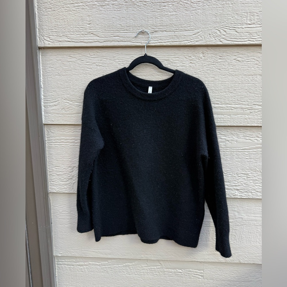 Aritzia Babaton wool sweater